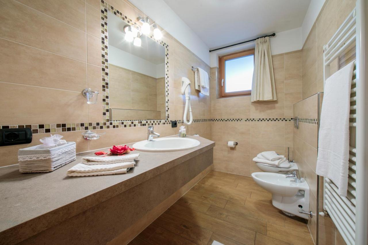 Volga Loira Senna Apartment Livigno Bagian luar foto