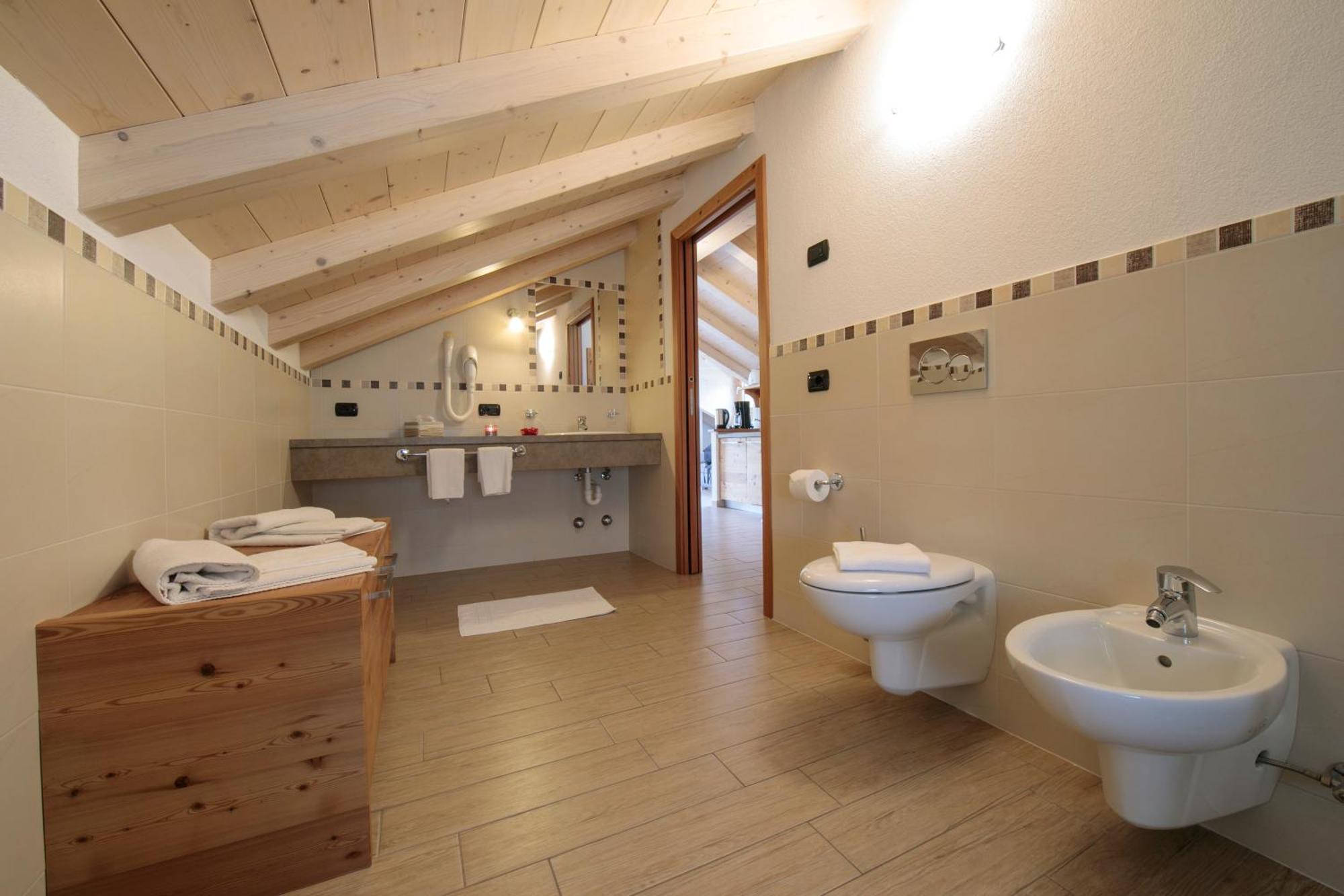 Volga Loira Senna Apartment Livigno Bagian luar foto